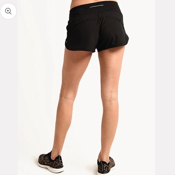 Vuori Omni Performance Black Athletic Shorts - Picture 4 of 12